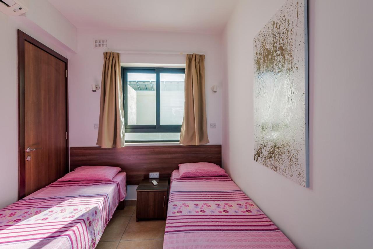 Appartement Blue Harbour Seafront Penthouse With Large Terrace With Panoramic Sea Views - By Getawaysmalta à San Pawl il-Baħar Extérieur photo